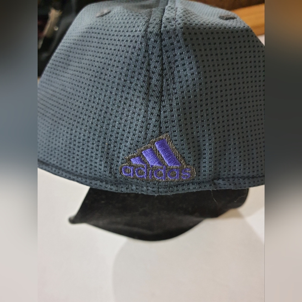 Adidas cap - Picture 2 of 4